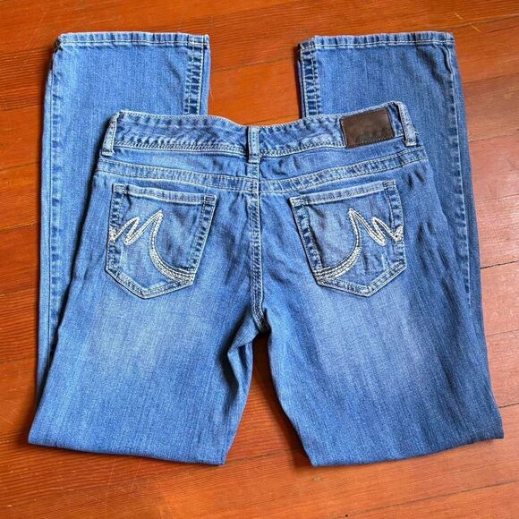 Maurice’s - vintage y2k low rise, flare medium wash blue jeans 30"waist - Picture 3 of 6